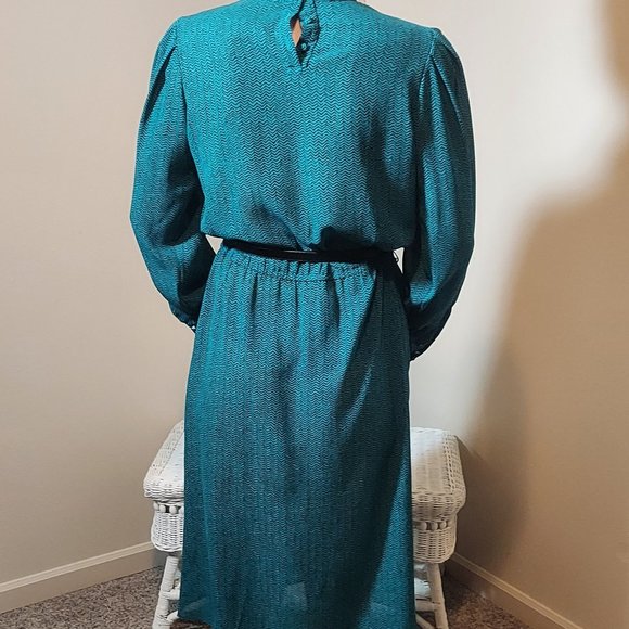 Vintage No Brand 80s Green and Black Blouson Dress with Mock Neckline - Picture 2 of 8